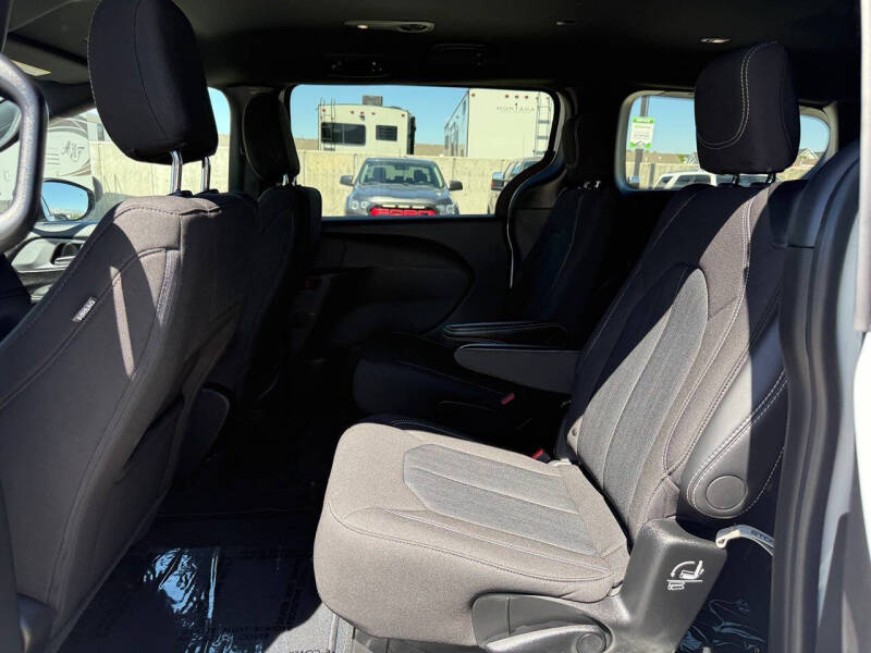 2024 Chrysler Pacifica Touring