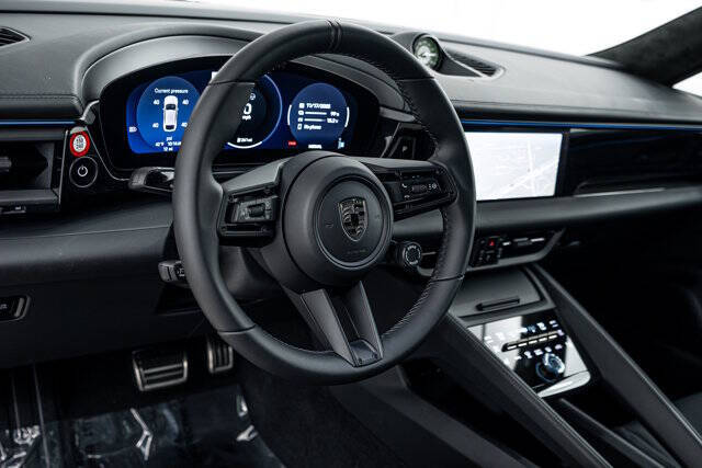 2025 Porsche Macan Turbo Electric