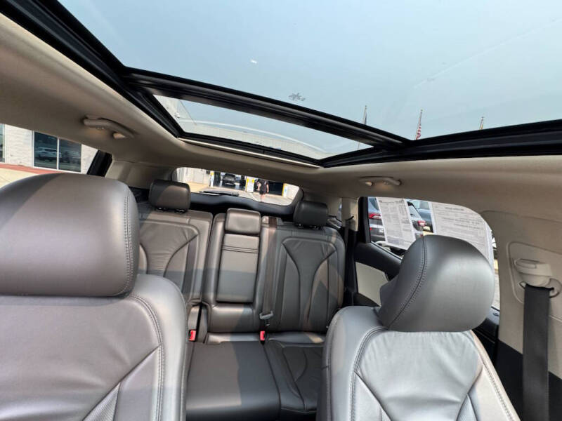 2019 Lincoln Nautilus Select