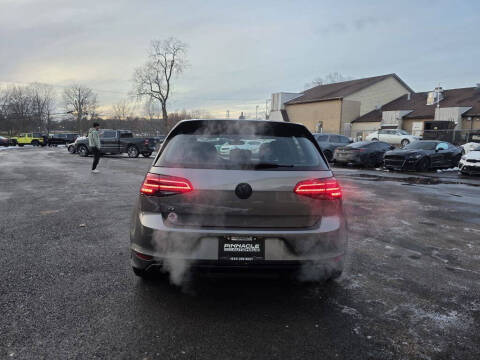 2017 Volkswagen Golf R 4Motion