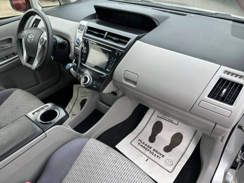 2015 Toyota Prius v Three