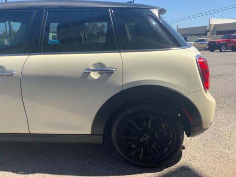 2017 MINI Hardtop 4 Door Cooper