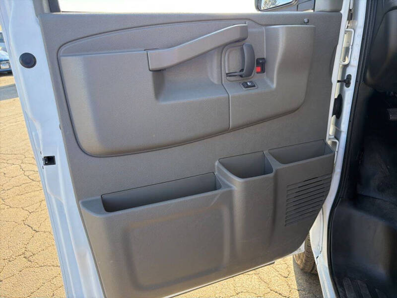 2024 Chevrolet Express LS 3500