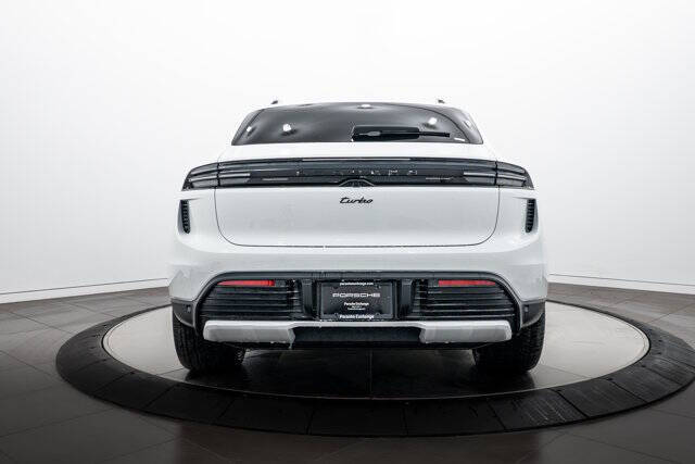 2025 Porsche Macan Turbo Electric