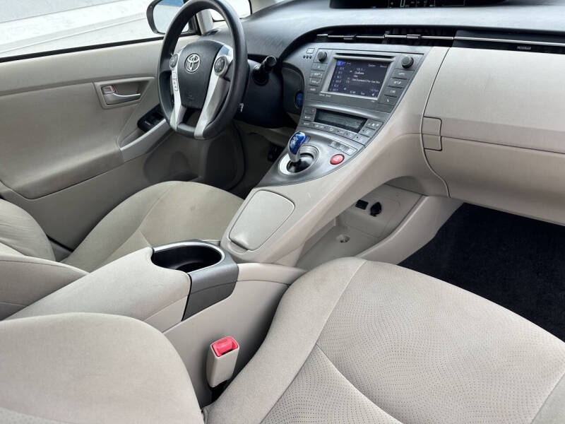 2013 Toyota Prius Three