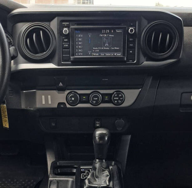 2019 Toyota Tacoma SR
