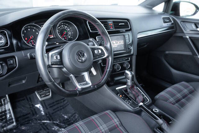 2017 Volkswagen Golf GTI S