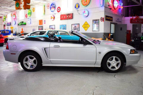 2004 Ford Mustang Deluxe