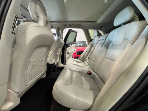 2019 Volvo XC60 T5 Momentum