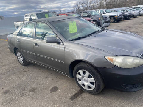 2006 Toyota Camry for sale at WELLER BUDGET LOT in Grand Rapids MI