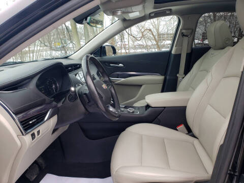 2021 Cadillac XT4 Luxury