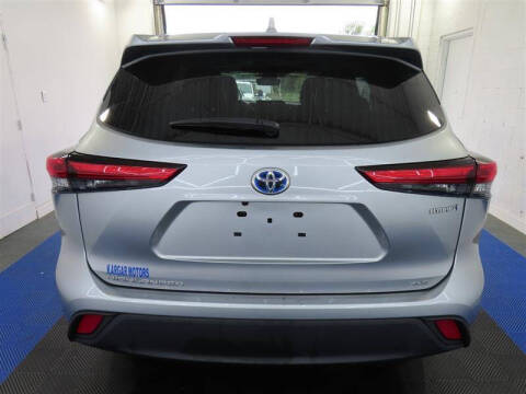2022 Toyota Highlander Hybrid XLE