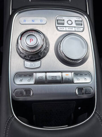 2025 Genesis G90 3.5T e-Supercharger