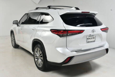 2022 Toyota Highlander Platinum