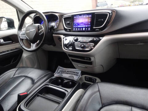 2017 Chrysler Pacifica Touring-L