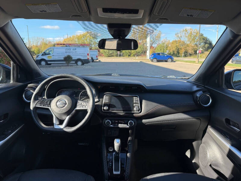 2020 Nissan Kicks SR