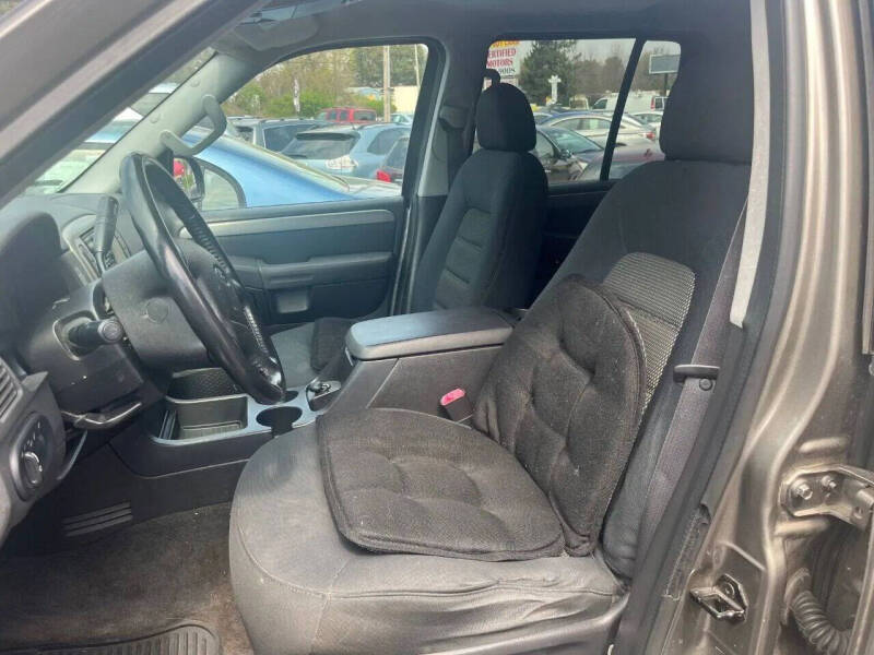 2004 Ford Explorer XLT