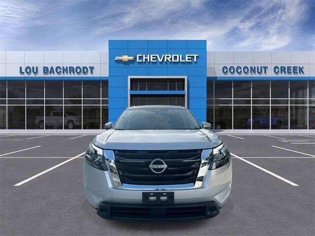 2024 Nissan Pathfinder SV