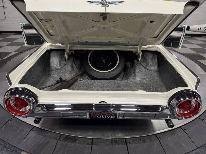 1962 Ford Thunderbird