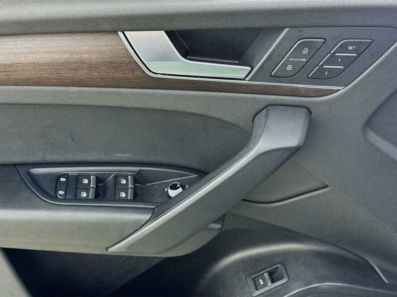 2022 Audi Q5 quattro Premium 40 TFSI