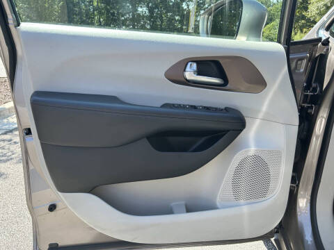 2017 Chrysler Pacifica Touring-L