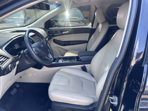 2020 Ford Edge Titanium