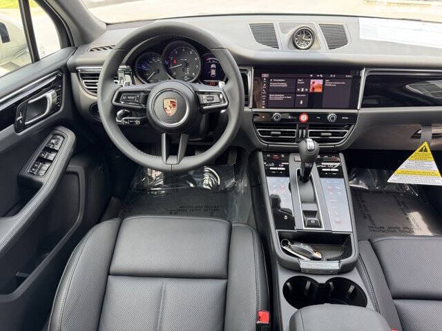 2025 Porsche Macan
