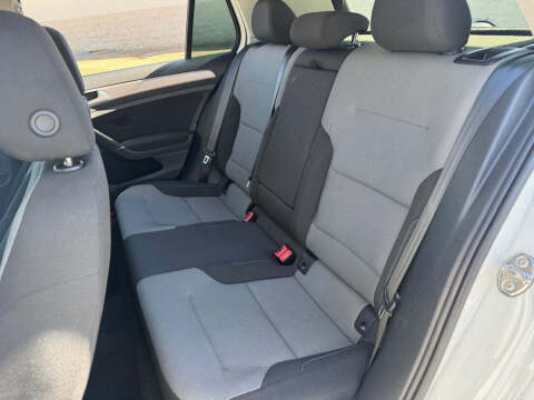 2016 Volkswagen e-Golf SE