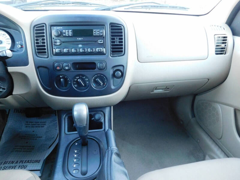 2005 Ford Escape XLS