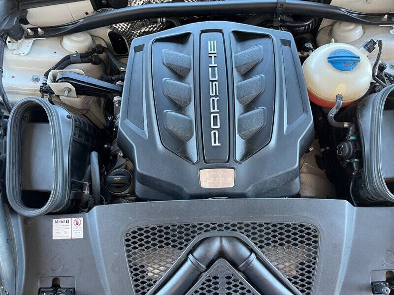 2018 Porsche Macan S