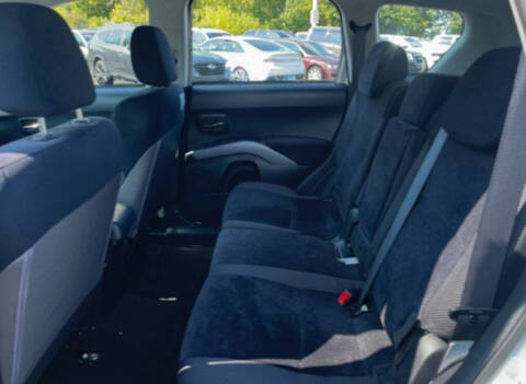 2010 Mitsubishi Outlander ES