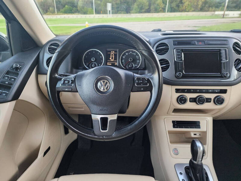 2017 Volkswagen Tiguan SEL photo 23