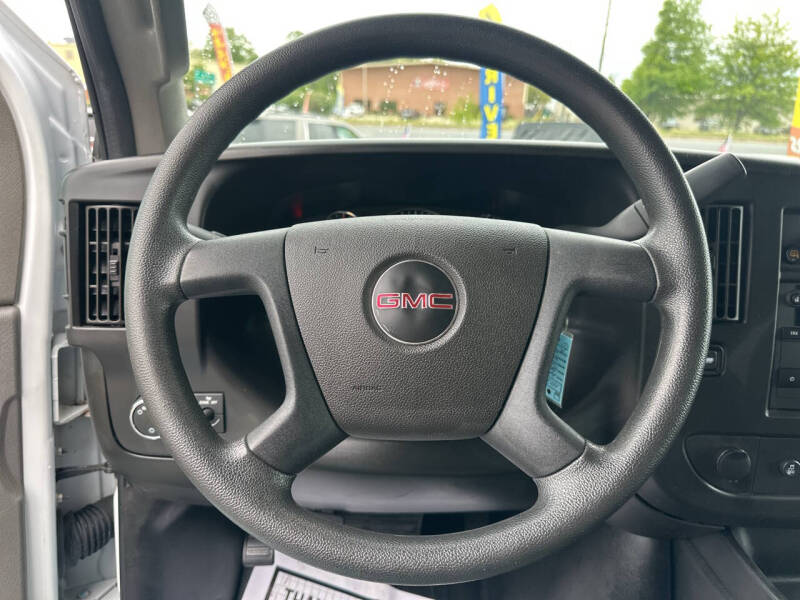 2022 GMC Savana 2500