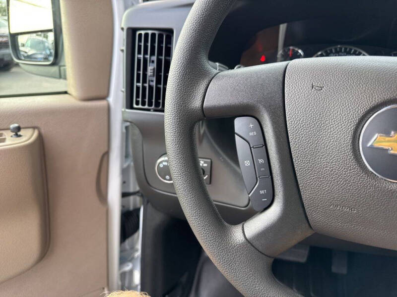 2025 Chevrolet Express 2500