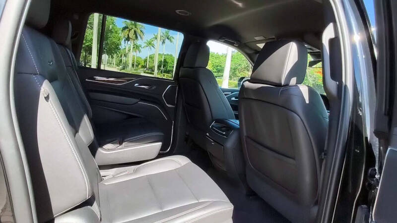 2022 Cadillac Escalade ESV Luxury
