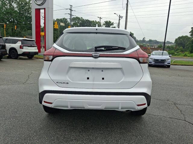 2025 Nissan Kicks Play S