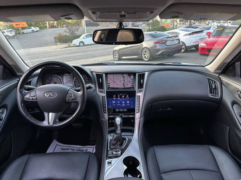 2015 Infiniti Q50 Premium