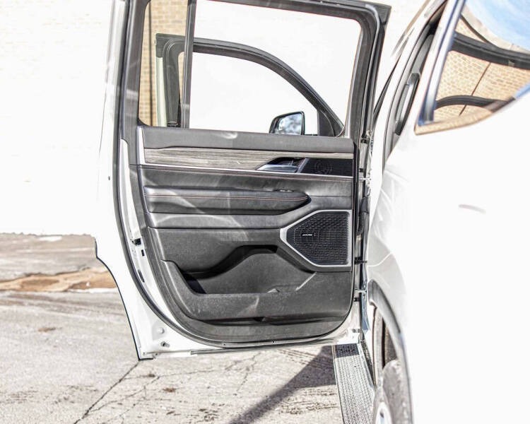 2022 Jeep Wagoneer Series II