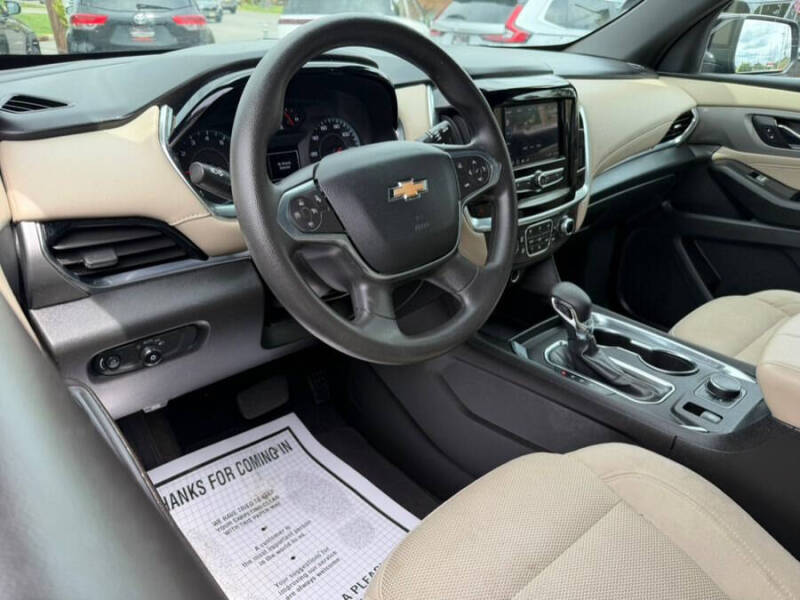 2023 Chevrolet Traverse LS