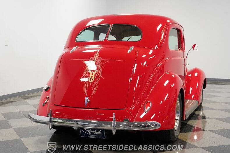 1937 Ford Tudor