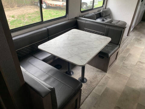 2020 Dutchmen Coleman Lantern 337BH