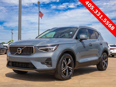 2023 Volvo XC40 B5 Plus Bright Theme