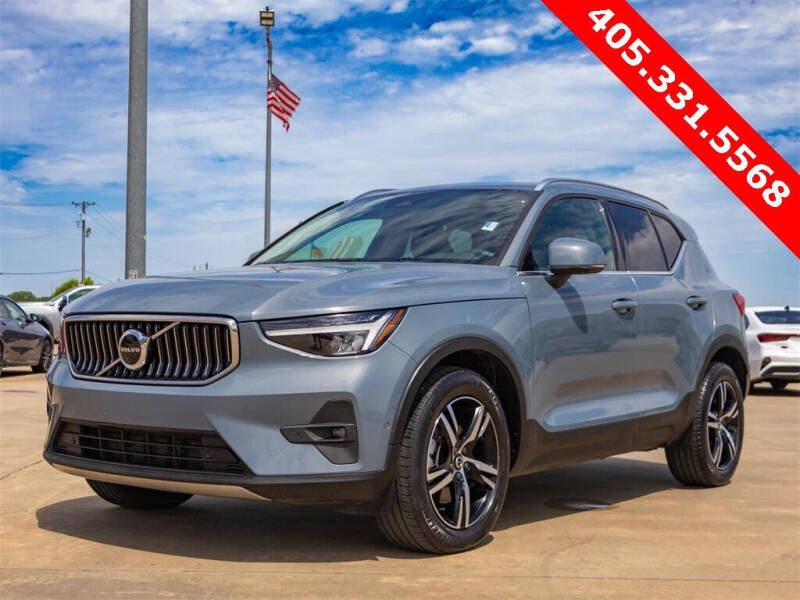 2023 Volvo XC40 B5 Plus Bright Theme