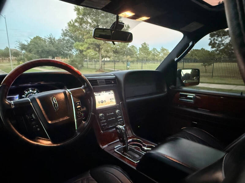 2017 Lincoln Navigator Select