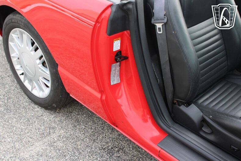 2002 Ford Thunderbird Deluxe