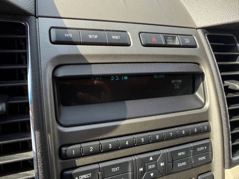 2012 Ford Taurus SE