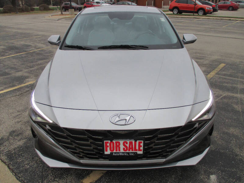 2023 Hyundai Elantra null photo 3