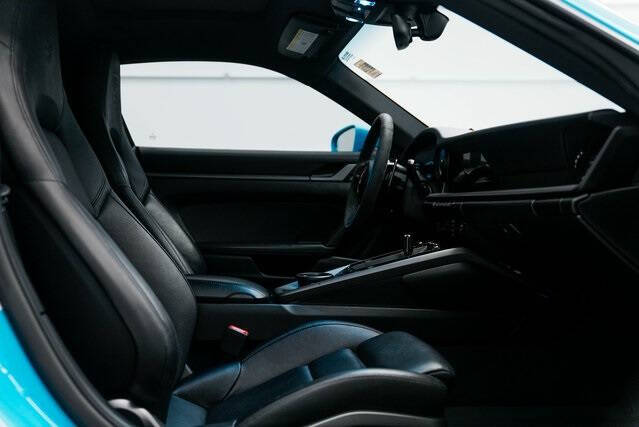 2020 Porsche 911 Carrera