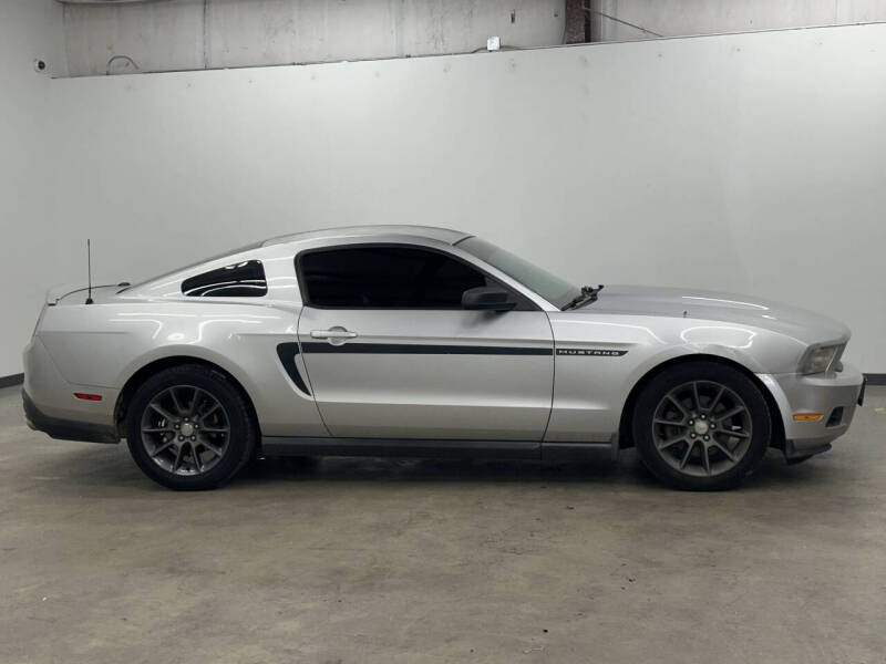 2011 Ford Mustang V6