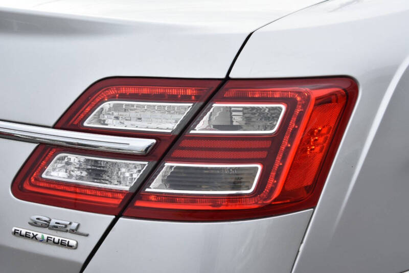 2015 Ford Taurus SEL